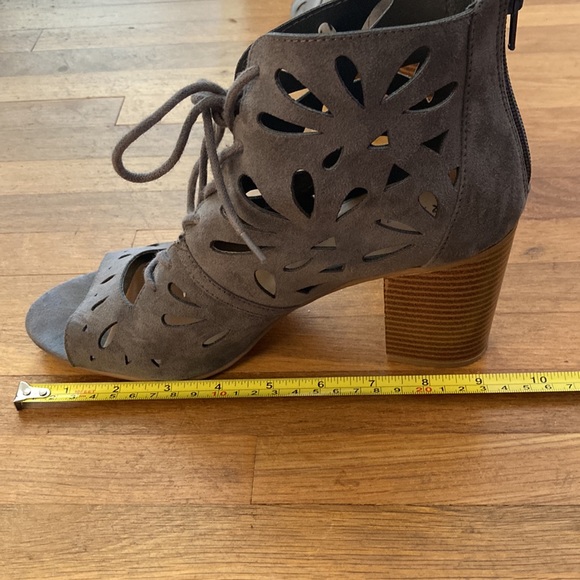 *last chance!!* Rampage | Women’s suede grey lace-up heels - Picture 9 of 16